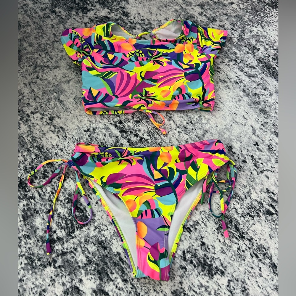 Colorful women’s size M Swim Set